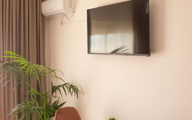 Wave Beachfront Apartments