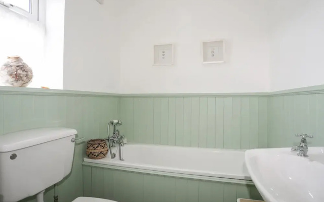 Angorfa - Trearddur Bay