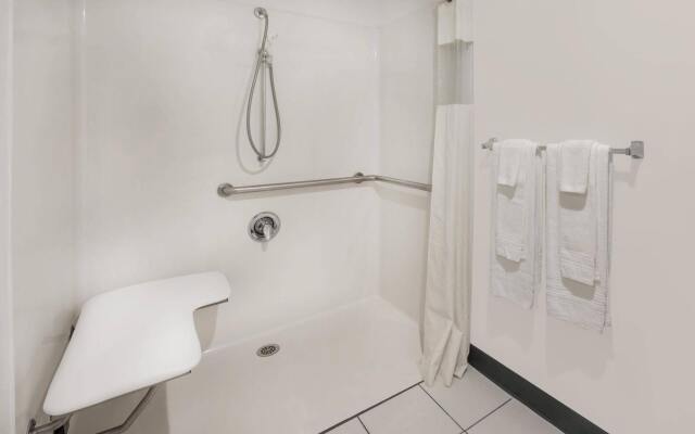 Americas Best Value Inn & Suites