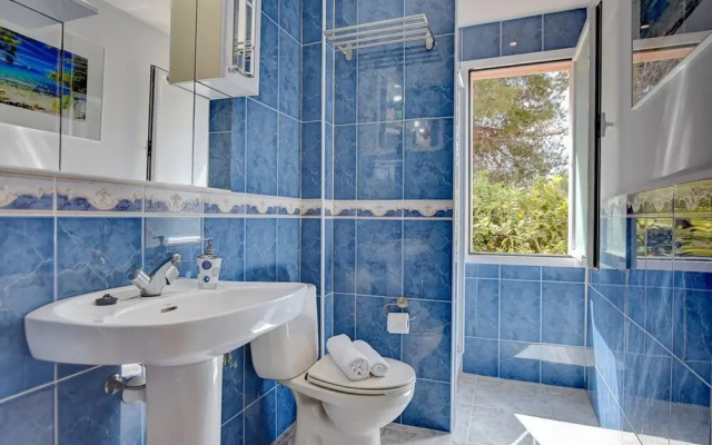 House - 3 Bedrooms with Pool and WiFi - 107902