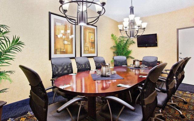 Holiday Inn Express Dallas Medical-Market Center by IHG