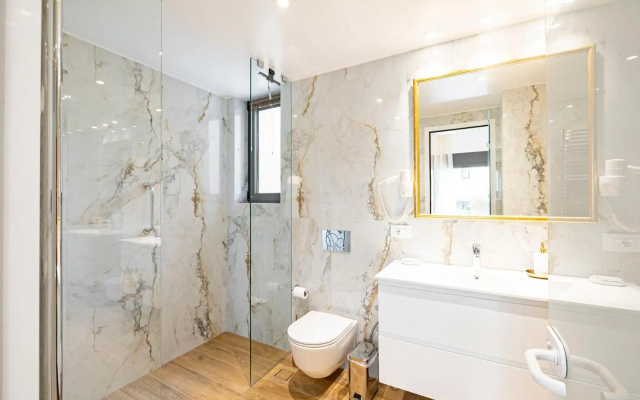 201- HiEndAccomodation-TopLocation