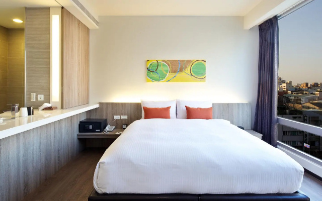 52 Hotel