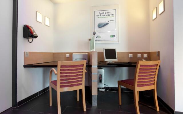 Holiday Inn Express Geneva Airport by IHG