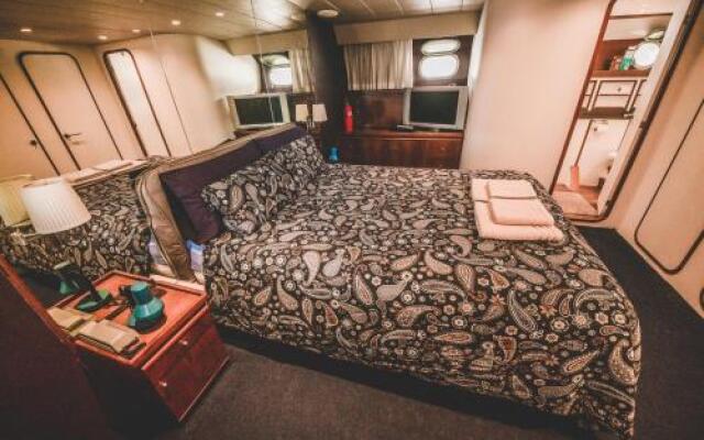 Motor Yacht Boatel
