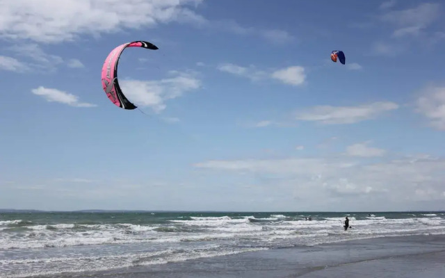 House Annexe Sleeps 18 Heated Pool