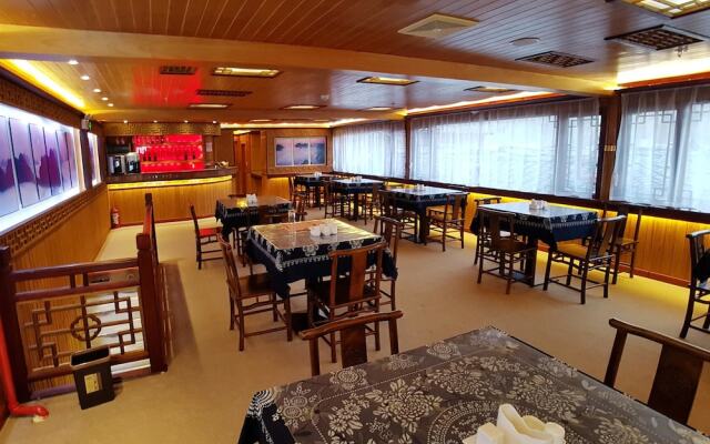 Yangshuo Li River Gallery Lodge