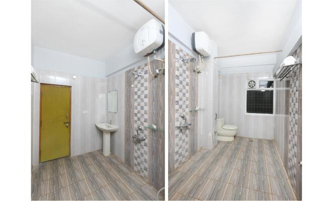OYO 12765 Hotel Golden Rooms