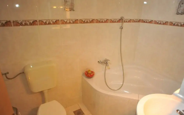 Apartments Tino- Two Bedroom Apartment With Balcony and Sea View