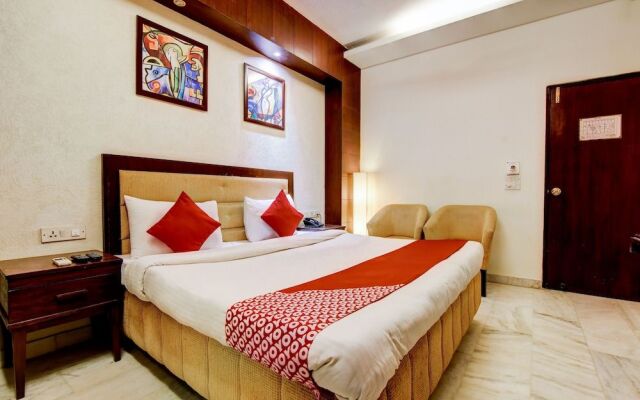 OYO 39725 Hotel Regent Continental