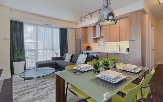 300 Front Street West Signature Collection