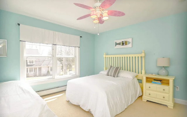 Stunning 5 Bdr, Walk to York Harbor Beach!