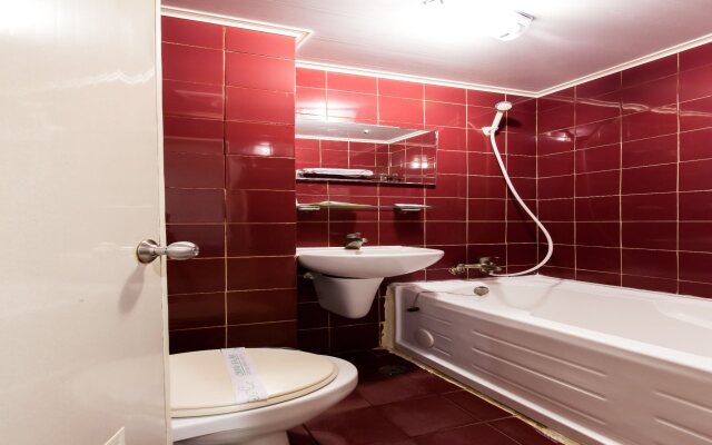 Ruei Gung Business Hotel