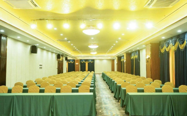 Shenzhen Bolang Hotel (Xintangwei Metro Station)