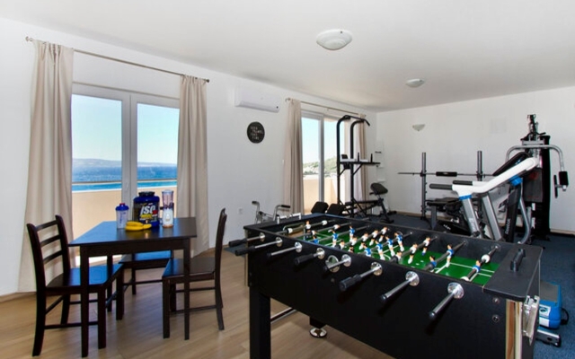 Holiday house Miho - with pool : Omis, Riviera Omis