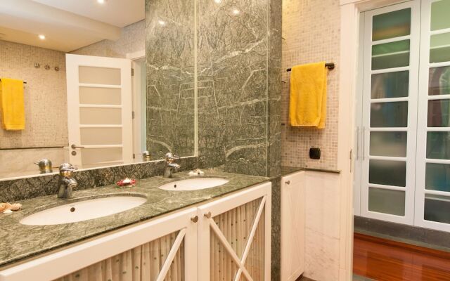Superb Villa In Sonnenland For 12 Pers