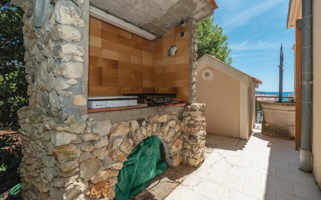 Stunning Home in Preko With 3 Bedrooms and Wifi