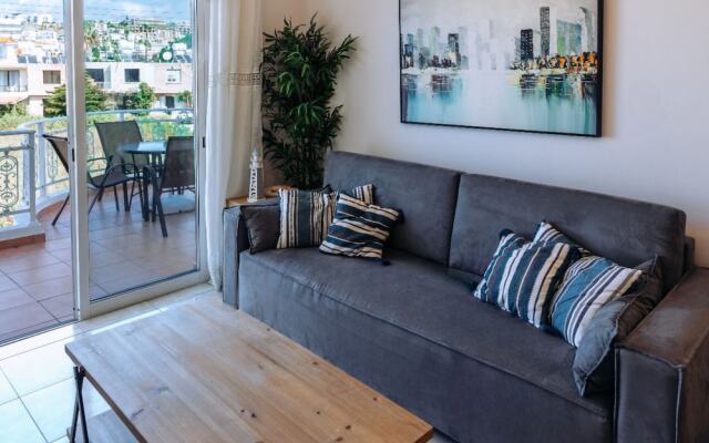 Phaedrus Living Harmony Seaview Flat