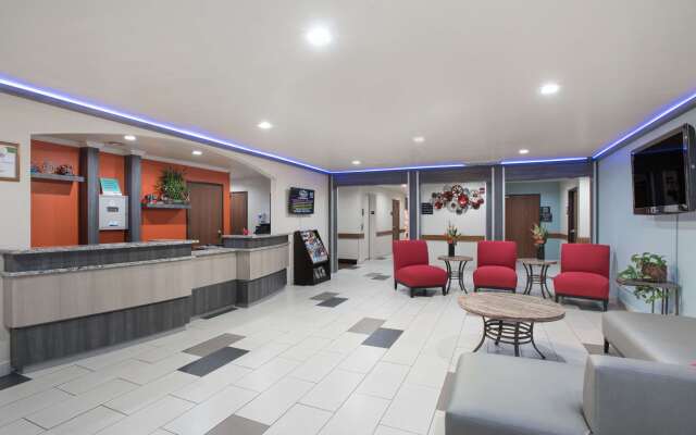 Super 8 by Wyndham Claremore OK