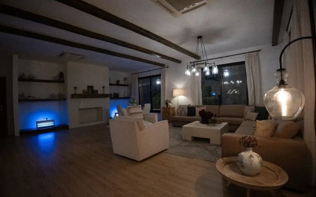 Al Junaidi Farm by Bridge Retreats