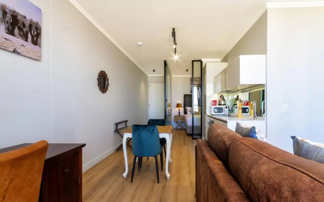 Alimama Spaces: the Pinnacle Ellipse