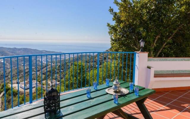 Casa El Monte Torrox by Ruralidays