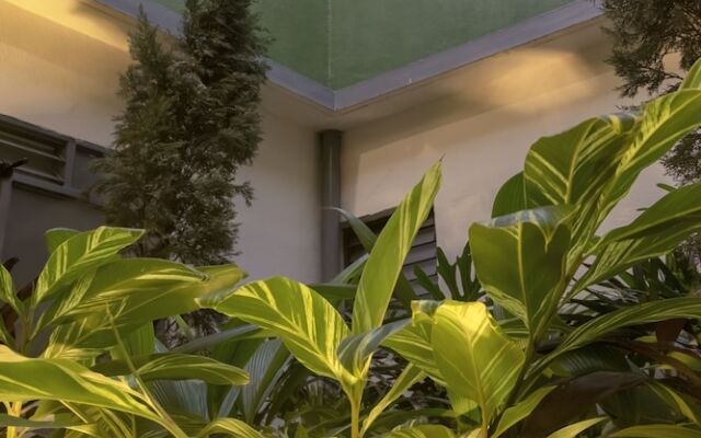 Ventiuna Hotel & Hostel