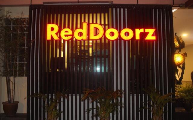 RedDoorz @ Aljunied