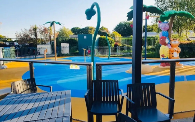 Family Caravan In Cala Gran