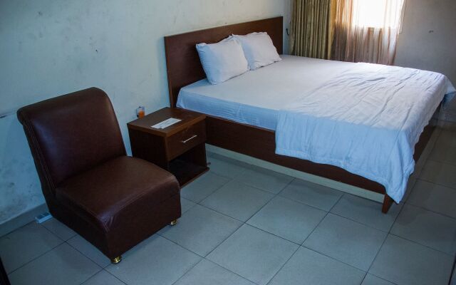 Cavitex Hotel & Suites