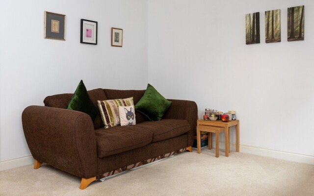 Superior Zone 2 London Apartment