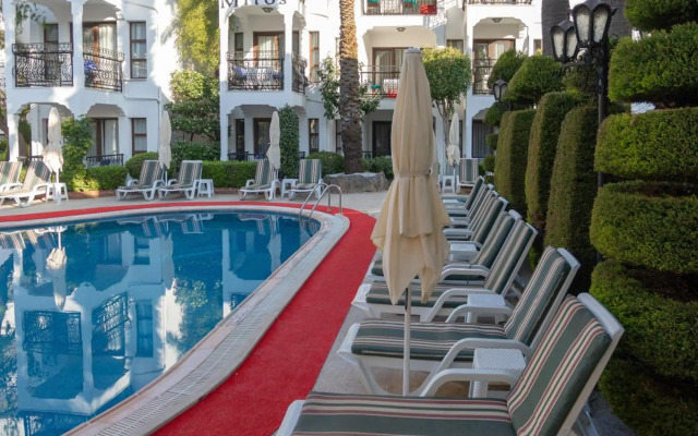 Mitos Apartments