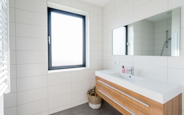 Cozy Apartment in Kamperland With Private Terrace