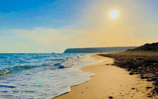 Sukha Inn Otel & Beach