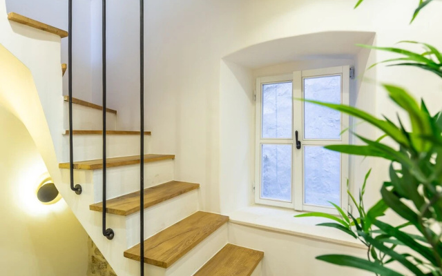 Old Town House With Lush Private Garden
