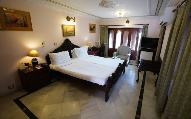 The Laxmi Niwas Palace