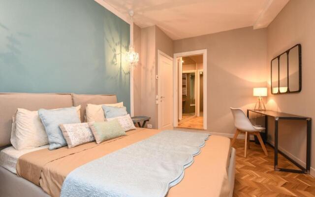 Top Luxury Modern Apartment By The Lake