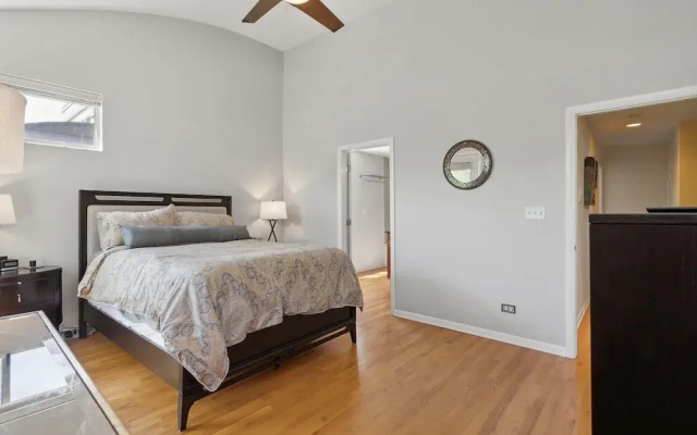 Family-Friendly South Loop Escape by RedAwning