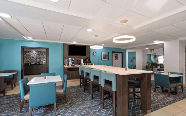 La Quinta Inn & Suites by Wyndham Sevierville / Kodak