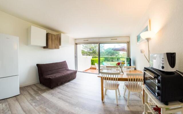 Studio Standing 1ere Ligne Grau du Roi