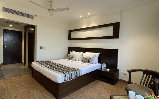 Royale Sarovar Portico Agra