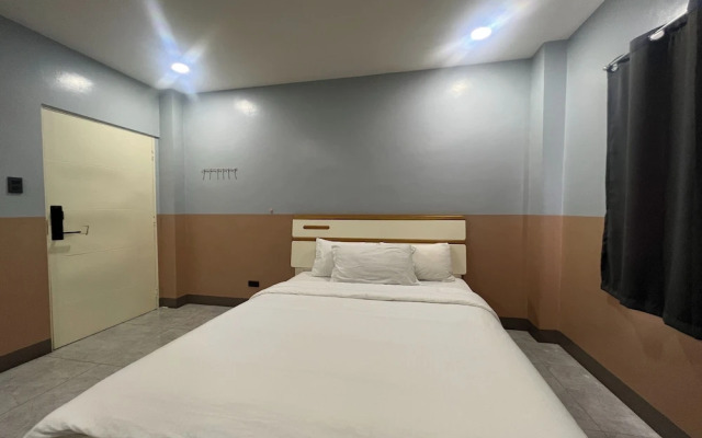 Qingqing Hotel Pasay Manila near MOA