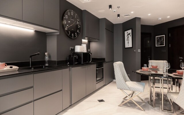 HiGuests - The Marina Torch