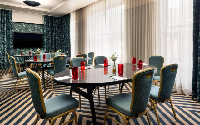 The Candler Hotel Atlanta, Curio Collection by Hilton