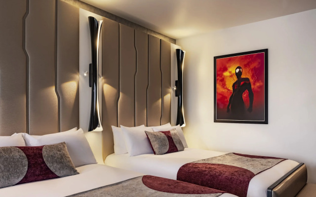 Disney's Hotel New York - The Art of Marvel