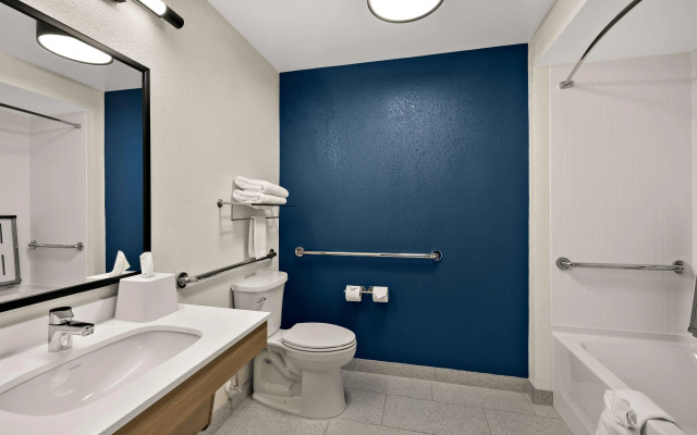 Spark by Hilton Tifton