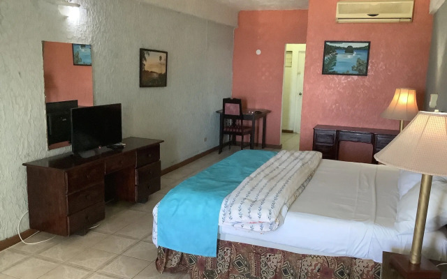 Cariblue Beach Hotel And Scuba Diving Resort