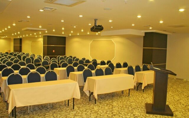 Ener Old Castle Resort Hotel