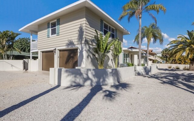 Surf Riders 4 Bedroom Home