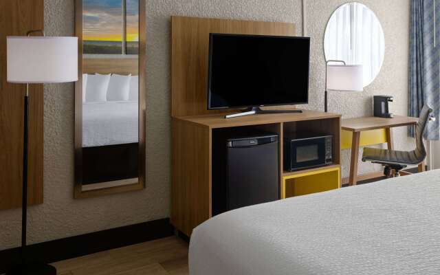 Days Inn & Suites by Wyndham Fort Pierce Midtown